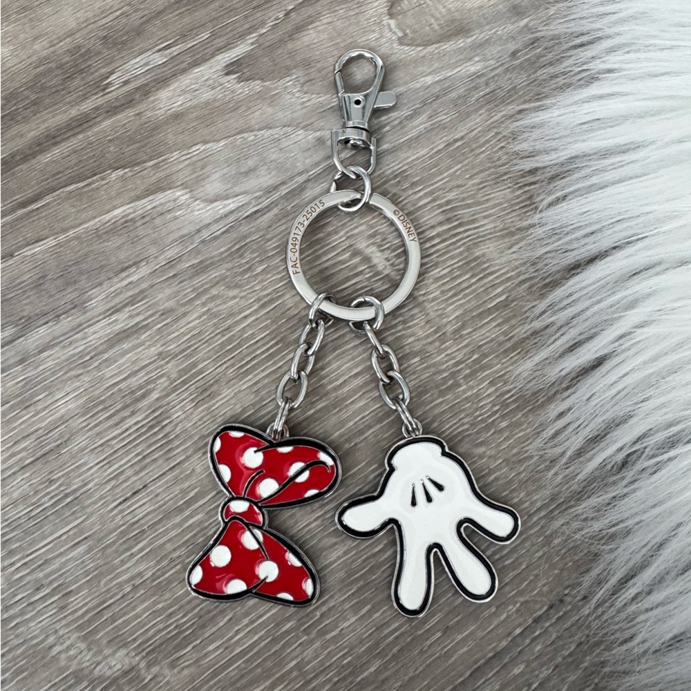 ❤️🤍 Minnie Mouse White Glove And Signature Red White Polka Dot Bow Keychain